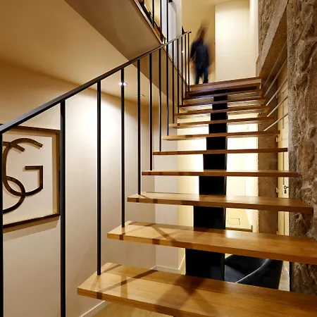 Signature Os Terceiros Hotel *