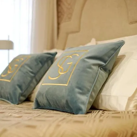 Signature Os Terceiros Hotel